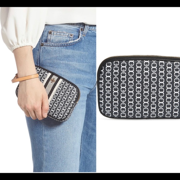 Tory Burch Handbags - Brand new 🔥Gemini Link Canvas Wristlet
